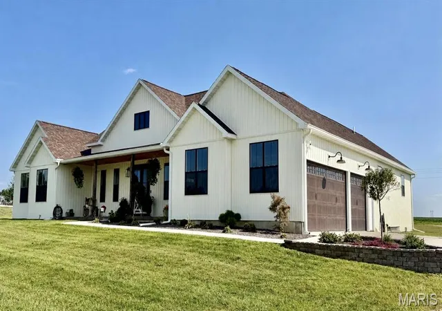 Photo 2 of Single family home for sale at 4335 Windward, Palmyra, MO 63461 | MLS# MIS26055902 | Listing updated on 2026-09-10