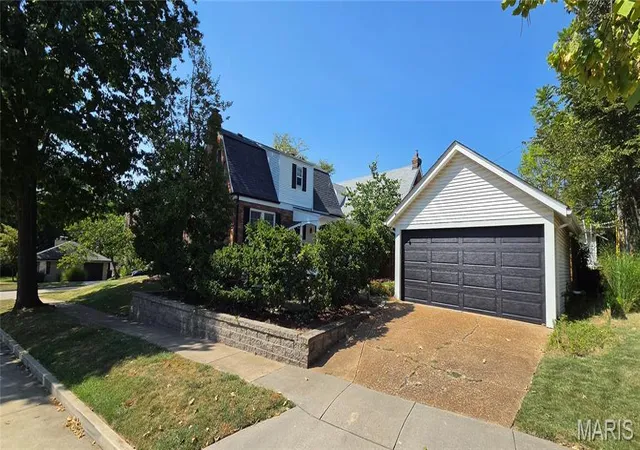Photo 44 of Sale Pending at 1420 Barger Pl, Richmond Heights, MO 63117 | MLS# MIS26055911 | Listing updated on 2026-10-09