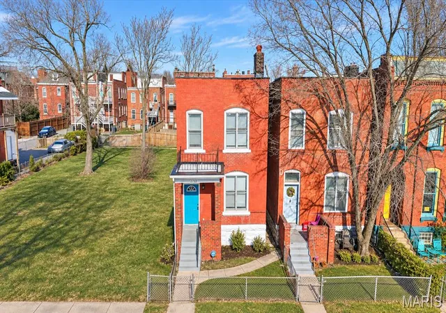 Photo 2 of Single family home for sale at 2733 Shenandoah Ave, Saint Louis, MO 63104 | MLS# MIS26055922 | Listing updated on 2026-09-21