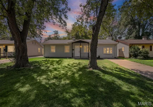 Photo 1 of Single family home for sale at 4102 N Park Dr, Belleville, IL 62226 | MLS# MIS26055973 | Listing updated on 2026-09-15