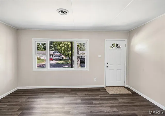 Photo 3 of Single family home for sale at 4102 N Park Dr, Belleville, IL 62226 | MLS# MIS26055973 | Listing updated on 2026-09-15