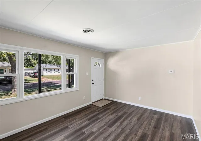 Photo 4 of Single family home for sale at 4102 N Park Dr, Belleville, IL 62226 | MLS# MIS26055973 | Listing updated on 2026-09-15
