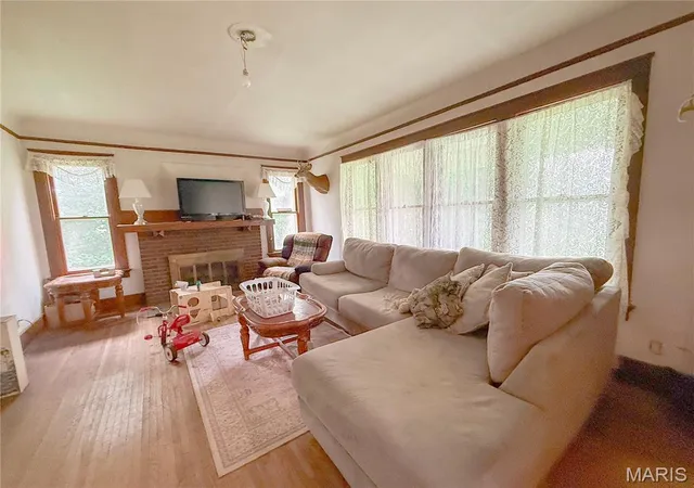 Photo 3 of Single family home for sale at 303 W Washington St, Griggsville, IL 62340 | MLS# MIS26056012 | Listing updated on 2026-09-22