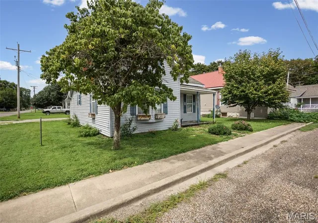 Photo 2 of Single family home for sale at 106 1st Street, Pleasant Hill, IL 62366 | MLS# MIS26056015 | Listing updated on 2026-09-11