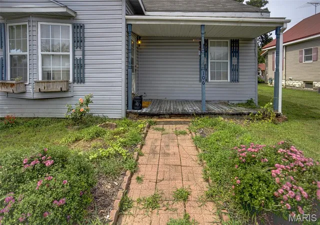 Photo 4 of Single family home for sale at 106 1st Street, Pleasant Hill, IL 62366 | MLS# MIS26056015 | Listing updated on 2026-09-11
