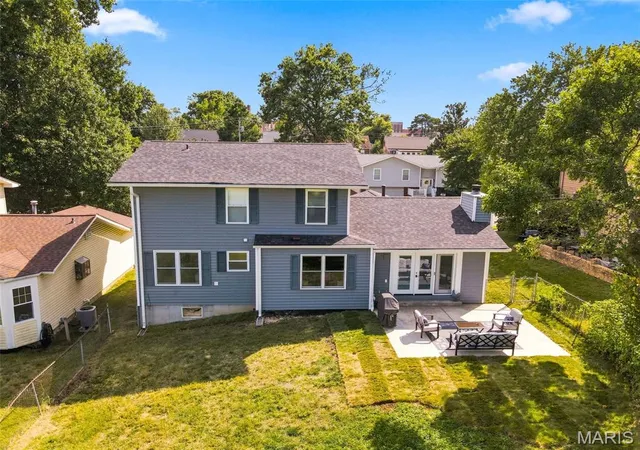 Photo 3 of Sale Pending at 6821 Casselberry Ct, Saint Louis, MO 63123 | MLS# MIS26056027 | Listing updated on 2026-09-10