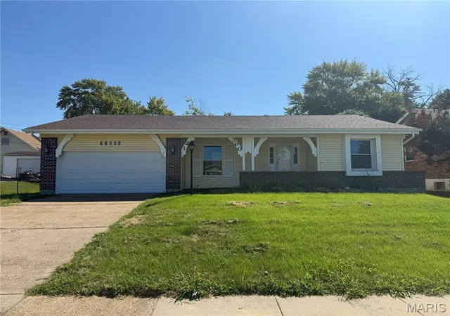 Photo 1 of Single family home for sale at 12360 Danube Dr, Florissant, MO 63033 | MLS# MIS26056043 | Listing updated on 2026-10-02
