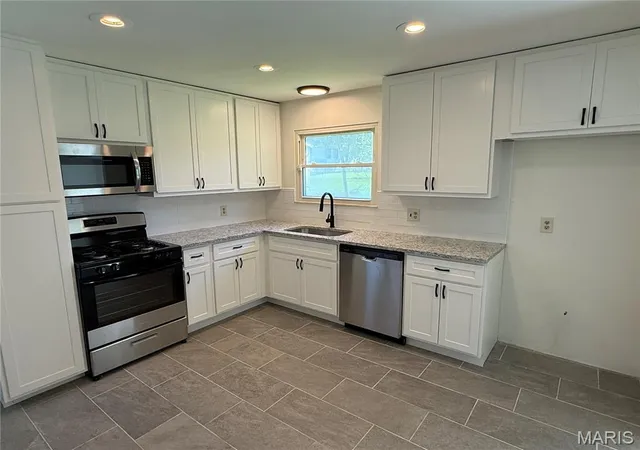 Photo 2 of Single family home for sale at 12360 Danube Dr, Florissant, MO 63033 | MLS# MIS26056043 | Listing updated on 2026-10-02