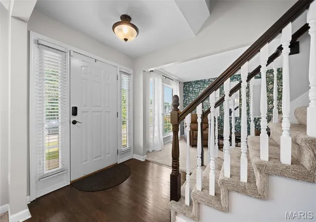 Photo 4 of Sale Pending at 13518 Becker Pl Dr, Saint Louis, MO 63128 | MLS# MIS26056047 | Listing updated on 2026-09-15