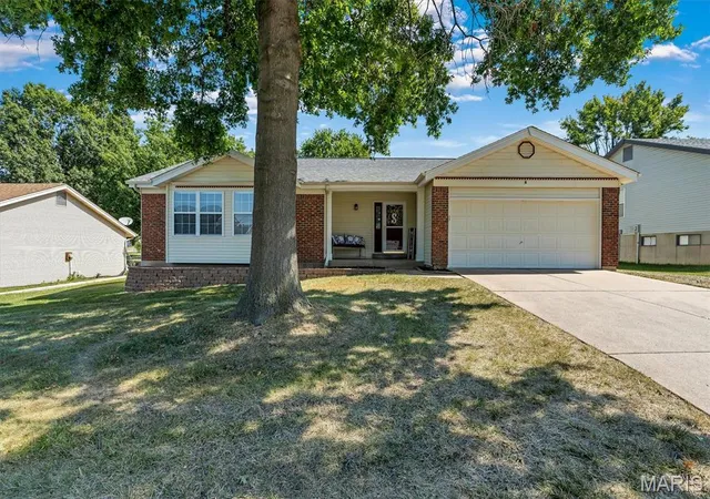 Photo 1 of Sale Pending at 264 Brougham Dr, O Fallon, MO 63368 | MLS# MIS26056156 | Listing updated on 2026-09-12