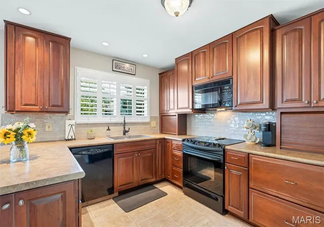 Photo 4 of Sale Pending at 264 Brougham Dr, O Fallon, MO 63368 | MLS# MIS26056156 | Listing updated on 2026-09-12
