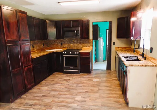 Photo 3 of Sale Pending at 20445 Sweetwater Rd, Waynesville, MO 65583 | MLS# MIS26056217 | Listing updated on 2026-09-23