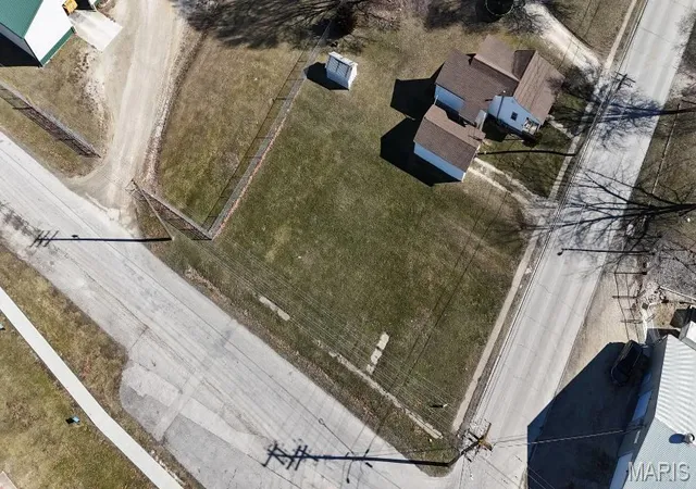 Photo 2 of Land for sale at 106 E Benson St, Pittsfield, IL 62363 | MLS# MIS26056224 | Listing updated on 2026-09-15