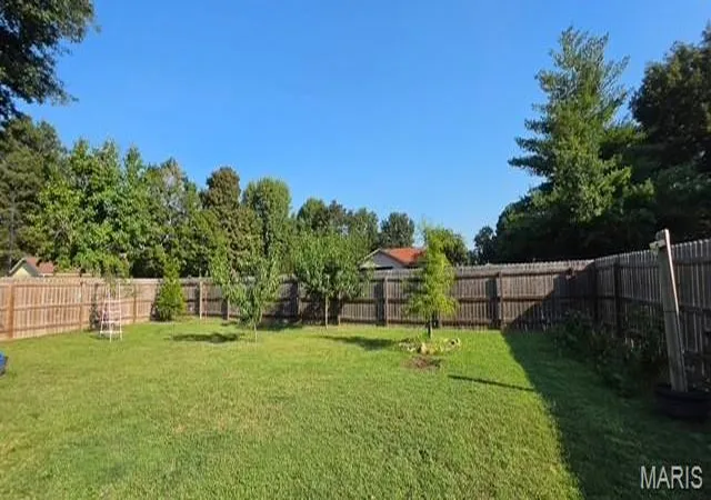 Photo 3 of Sale Pending at 902 Glenn Dr, Sikeston, MO 63801 | MLS# MIS26056235 | Listing updated on 2026-09-11