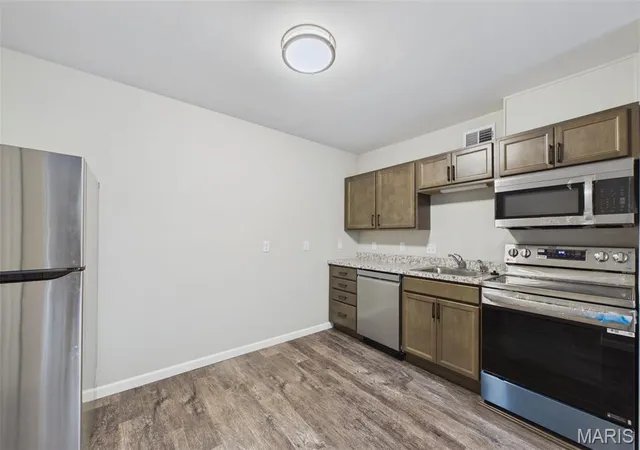 Photo 3 of Condo for sale at 2797 Blackforest Dr #D, Saint Louis, MO 63129 | MLS# MIS26056238 | Listing updated on 2026-09-28