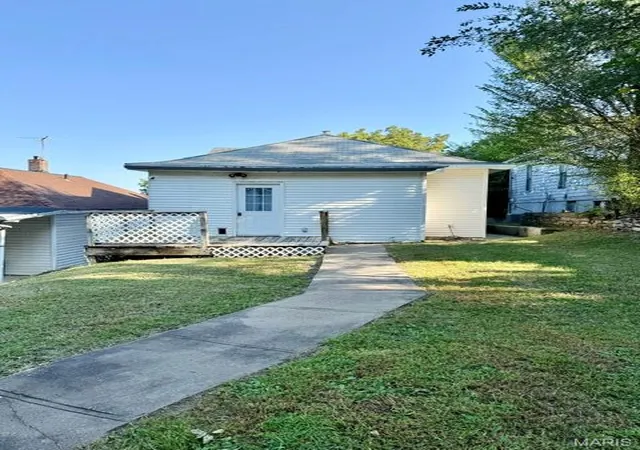 Photo 3 of Single family home for sale at 411 Smith St, Hannibal, MO 63401 | MLS# MIS26056276 | Listing updated on 2026-09-11
