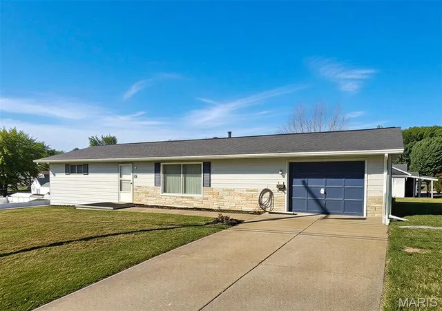 Photo 1 of Single family home for sale at 913 Vine St, Festus, MO 63028 | MLS# MIS26056279 | Listing updated on 2026-09-12