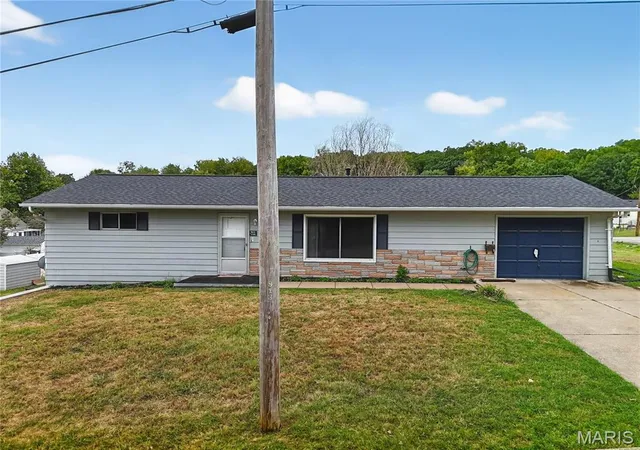 Photo 3 of Single family home for sale at 913 Vine St, Festus, MO 63028 | MLS# MIS26056279 | Listing updated on 2026-09-12