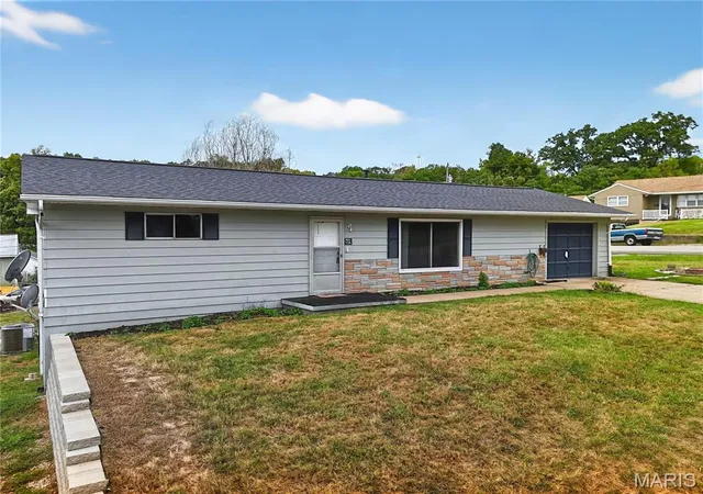Photo 3 of Single family home for sale at 913 Vine St, Festus, MO 63028 | MLS# MIS26056279 | Listing updated on 2026-09-12