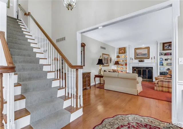 Photo 4 of Sale Pending at 519 Middleton Ct, Saint Louis, MO 63122 | MLS# MIS26056281 | Listing updated on 2026-09-13