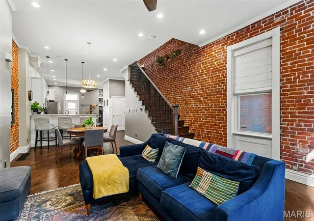 Photo 4 of Sale Pending at 2213 Arsenal St, Saint Louis, MO 63118 | MLS# MIS26056288 | Listing updated on 2026-09-13