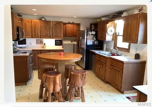 Photo 3 of House for sale at 10954 Tom Frost Rd, Catawissa, MO 63015 | MLS# MIS26056367 | Listing updated on 2026-09-10