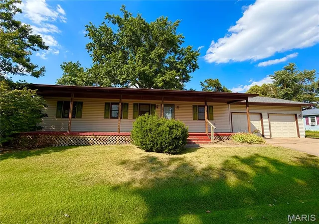 Photo 3 of Single family home for sale at 501 Ely St, Perry, MO 63462 | MLS# MIS26056455 | Listing updated on 2026-09-12