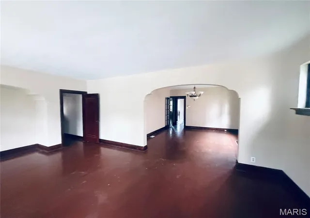 Photo 3 of Sale Pending at 1631 Mclaran Ave, Saint Louis, MO 63147 | MLS# MIS26056494 | Listing updated on 2026-09-14