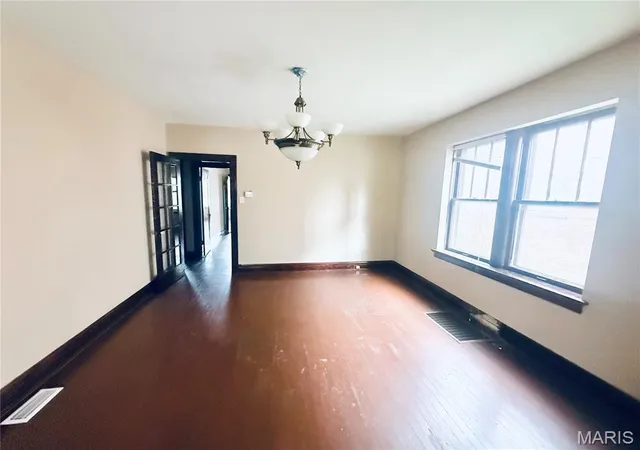 Photo 3 of Sale Pending at 1631 Mclaran Ave, Saint Louis, MO 63147 | MLS# MIS26056494 | Listing updated on 2026-09-14