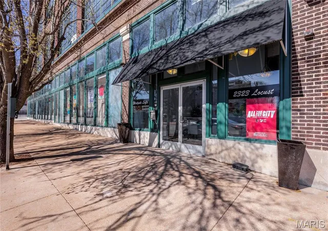 Photo 3 of Condo for sale at 2323 Locust St #411, Saint Louis, MO 63103 | MLS# MIS26056559 | Listing updated on 2026-10-02