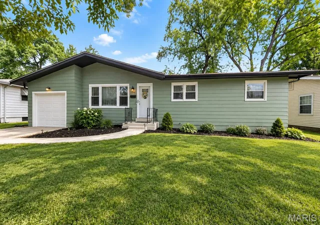 Photo 1 of Sale Pending at 1305 Lindsay Ln, Florissant, MO 63031 | MLS# MIS26056560 | Listing updated on 2026-09-14