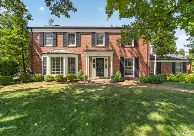 Photo 1 of Sale Pending at 8001 Watkins Dr, Saint Louis, MO 63105 | MLS# MIS26056573 | Listing updated on 2026-09-11