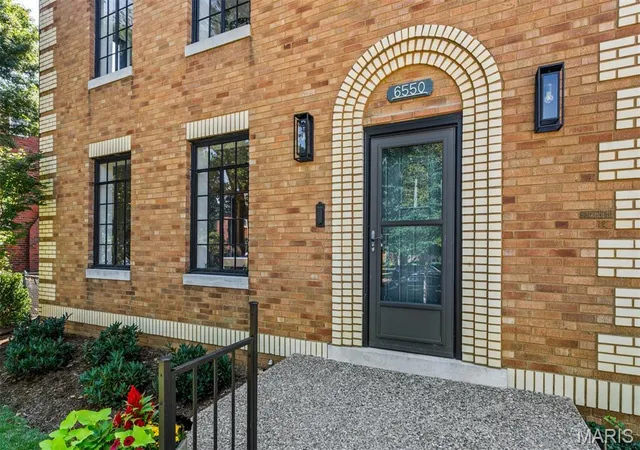 Photo 3 of Single family home for sale at 6550 Walsh St, Saint Louis, MO 63109 | MLS# MIS26056599 | Listing updated on 2026-10-07