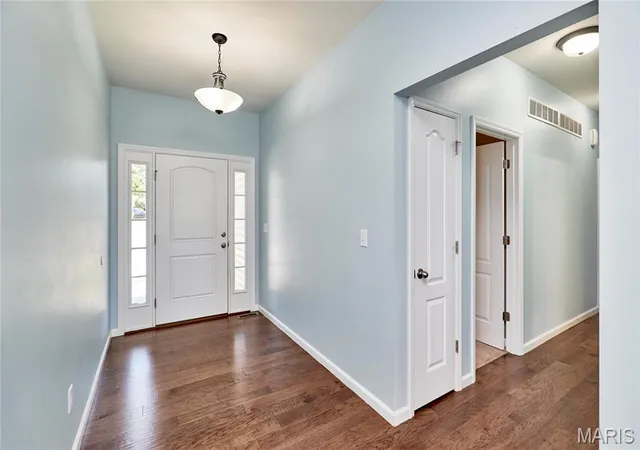 Photo 1 of Single family home for sale at 571 Newcastle Dr, Troy, MO 63379 | MLS# MIS26056618 | Listing updated on 2026-09-14