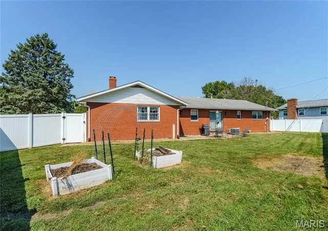 Photo 4 of Sale Pending at 3300 Colgate Pl, Granite City, IL 62040 | MLS# MIS26056658 | Listing updated on 2026-09-26