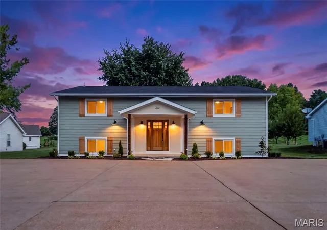 Photo 1 of Single family home for sale at 200 Park Charles Blvd, Saint Peters, MO 63376 | MLS# MIS26056689 | Listing updated on 2026-10-07