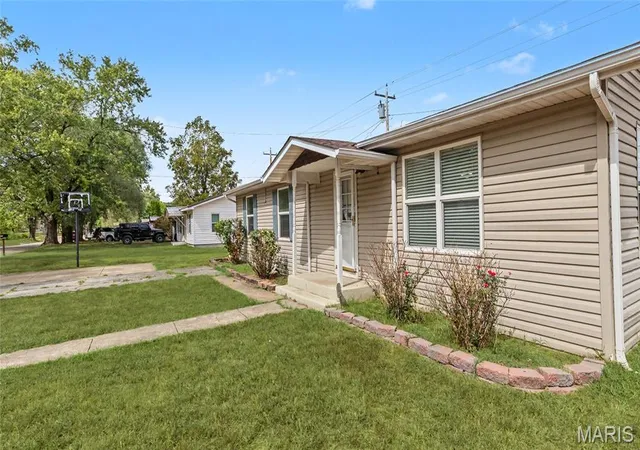 Photo 2 of Single family home for sale at 209 Dyer St, Waynesville, MO 65583 | MLS# MIS26056707 | Listing updated on 2026-09-28