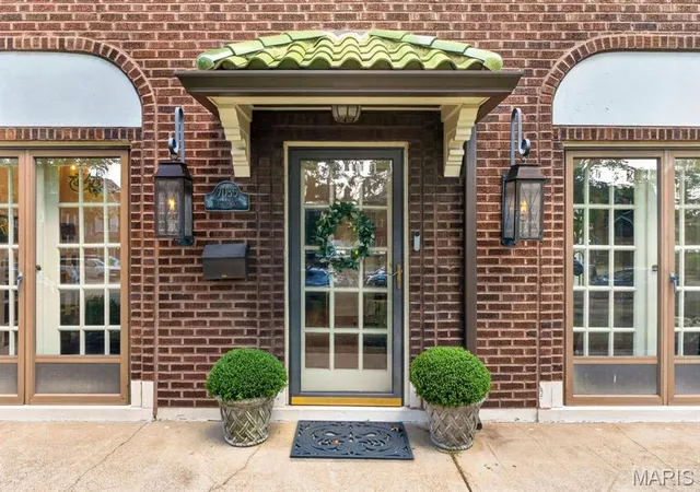 Photo 3 of Single family home for sale at 7035 Forsyth Blvd, Saint Louis, MO 63105 | MLS# MIS26056716 | Listing updated on 2026-09-12