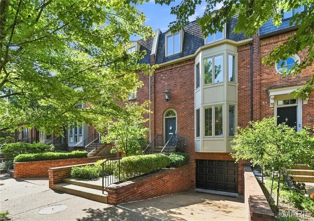 Photo 1 of Sale Pending at 4510 Pershing Pl, Saint Louis, MO 63108 | MLS# MIS26056734 | Listing updated on 2026-09-12
