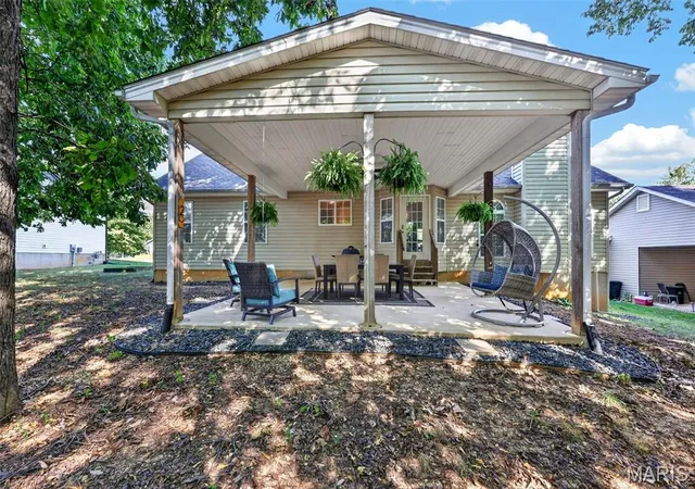 Photo 3 of Single family home for sale at 903 Indian Rock Ct, Wentzville, MO 63385 | MLS# MIS26056764 | Listing updated on 2026-09-14