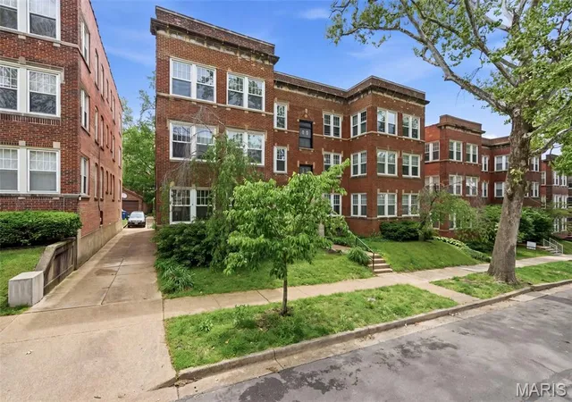 Photo 3 of Condo for sale at 6306 Southwood Ave #3E, Saint Louis, MO 63105 | MLS# MIS26056815 | Listing updated on 2026-09-30