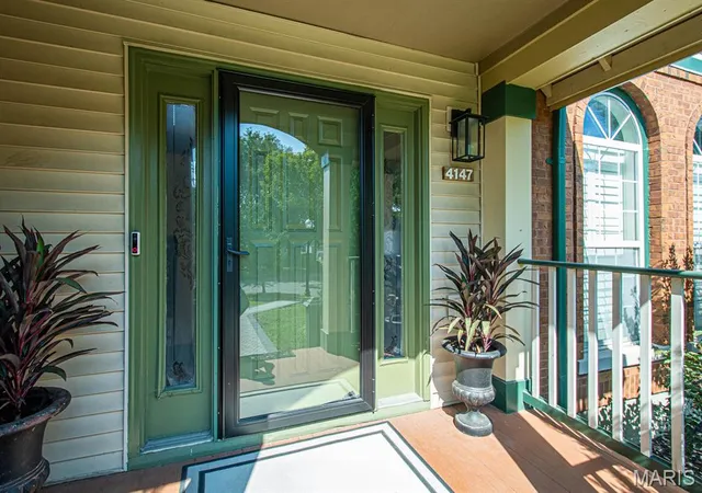 Photo 2 of Sale Pending at 4147 Westminster Pl, Saint Louis, MO 63108 | MLS# MIS26056871 | Listing updated on 2026-09-28