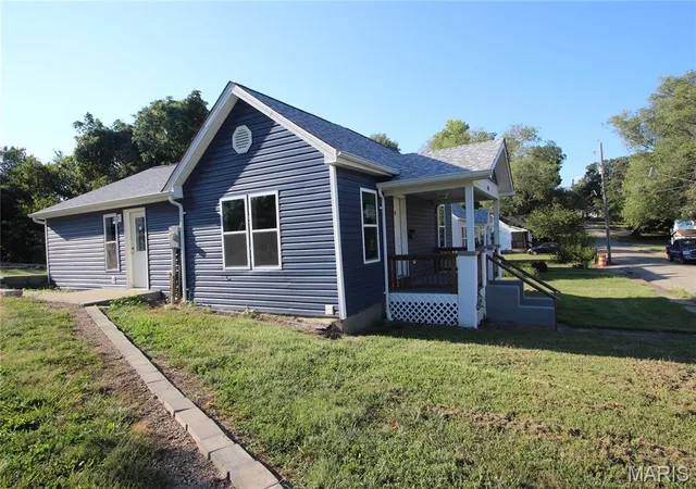 Photo 2 of Single family home for sale at 103 N B St, Bonne Terre, MO 63628 | MLS# MIS26056910 | Listing updated on 2026-09-15