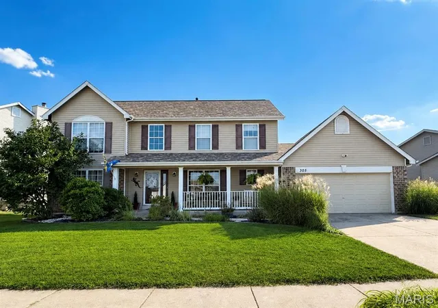 Photo 1 of Sale Pending at 305 Valley Blf Dr, Wentzville, MO 63385 | MLS# MIS26056922 | Listing updated on 2026-09-13