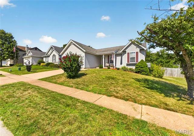 Photo 3 of Sale Pending at 1659 Irish Sea, High Ridge, MO 63049 | MLS# MIS26056951 | Listing updated on 2026-09-15