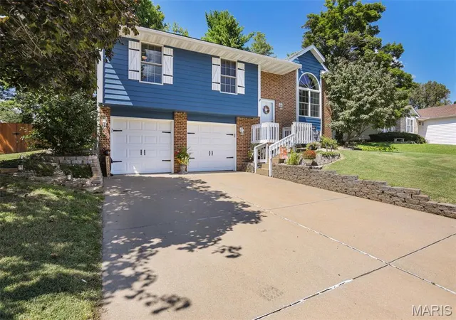Photo 2 of Sale Pending at 87 Morningside Dr, Glen Carbon, IL 62034 | MLS# MIS26056980 | Listing updated on 2026-09-14