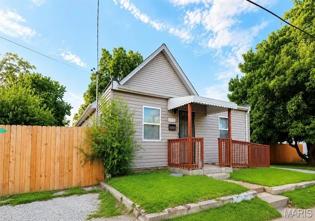 Photo 1 of Single family home for sale at 625 Falling Springs Rd, East Saint Louis, IL 62206 | MLS# MIS26056981 | Listing updated on 2026-09-12