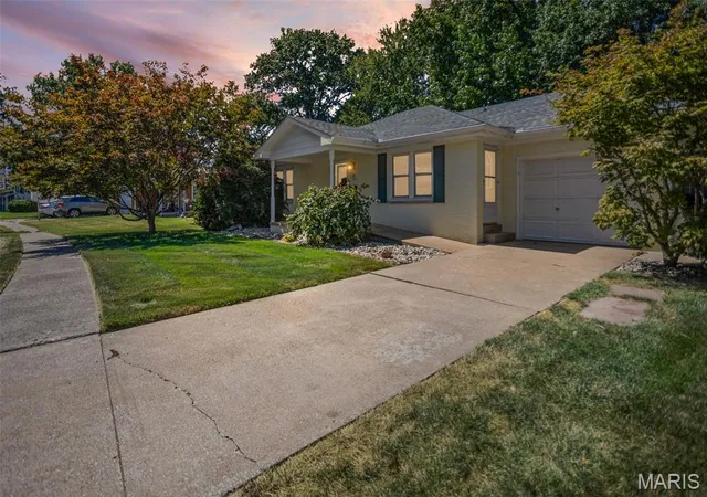 Photo 2 of Sale Pending at 2009 Madison Ave, Edwardsville, IL 62025 | MLS# MIS26056983 | Listing updated on 2026-10-06