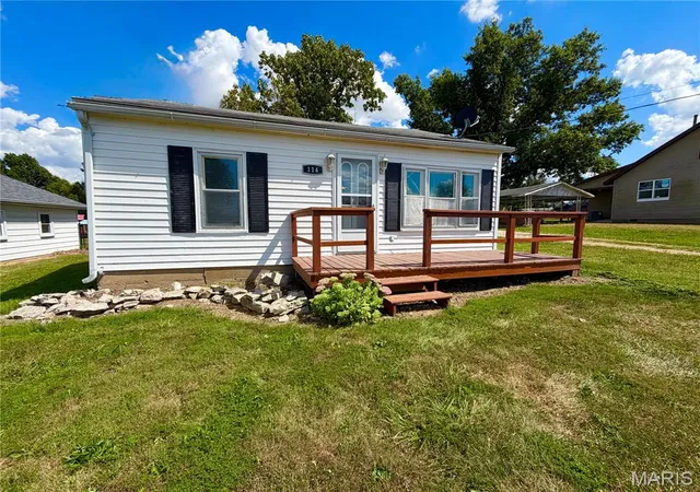 Photo 2 of Single family home for sale at 114 N Netherland, Perry, MO 63462 | MLS# MIS26056986 | Listing updated on 2026-09-10