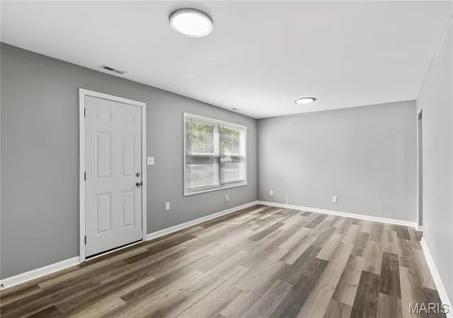 Photo 3 of Sale Pending at 9834 Vickie Pl, Saint Louis, MO 63136 | MLS# MIS26056988 | Listing updated on 2026-09-11